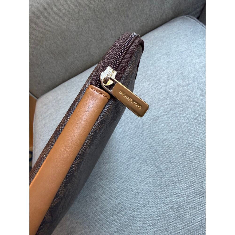 MICHAEL KORS Signature Jet Set Travel Large Laptop Case Brown Multi - Picture 5 of 12